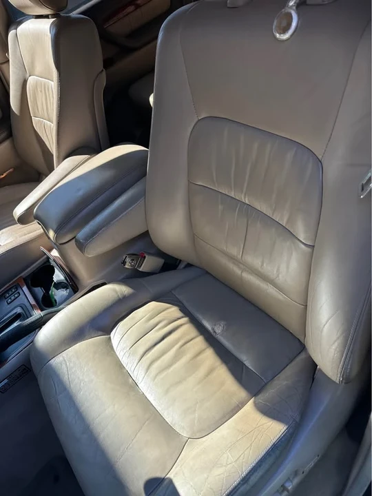 1999 Lexus LX 2nd Gen - Image 17 of 18
