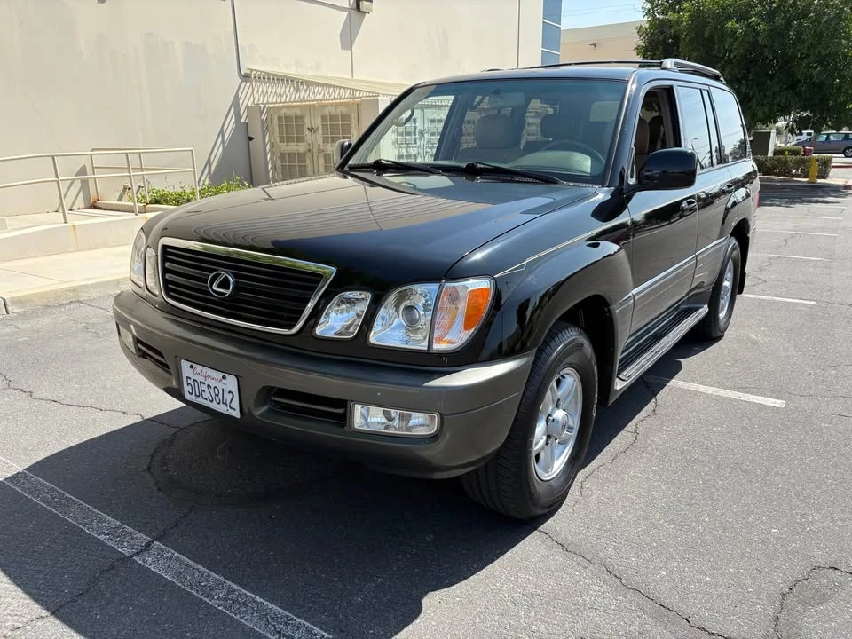 1999 Lexus LX 2nd Gen - Image 17 of 17