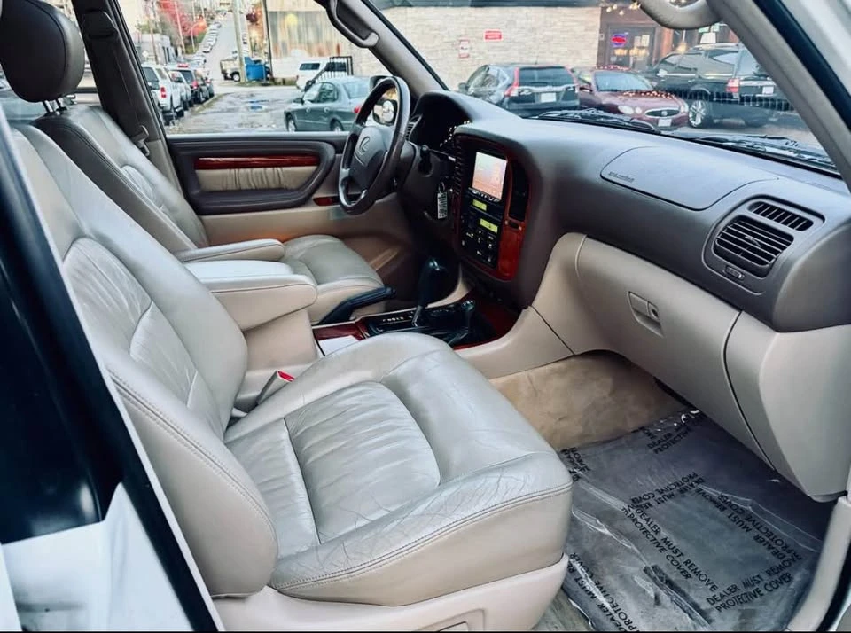 1999 Lexus LX 2nd Gen - Image 17 of 19