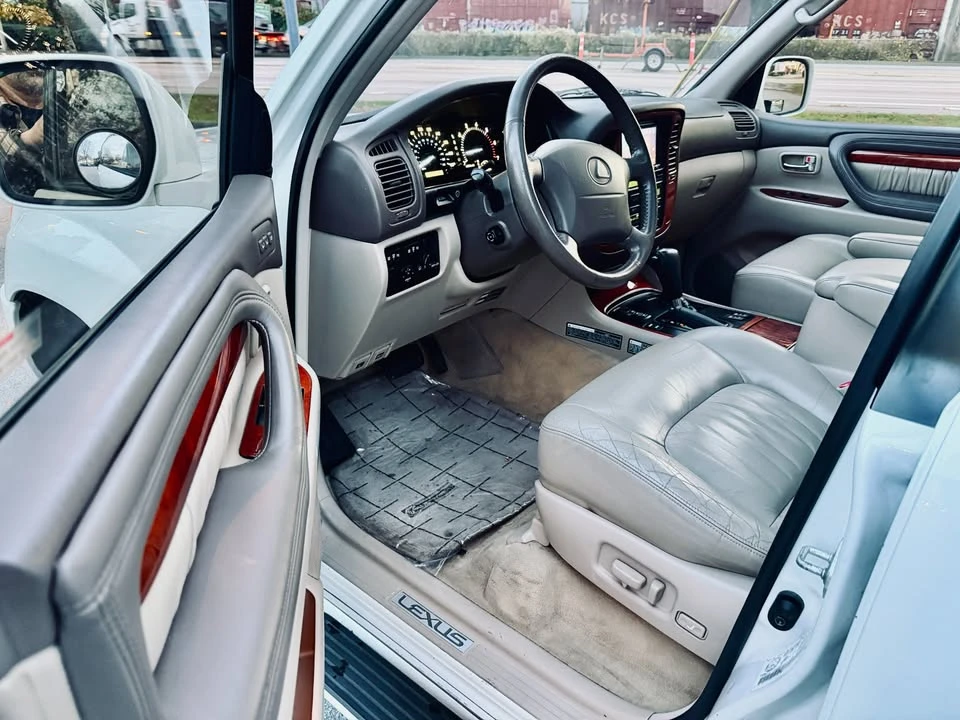 1999 Lexus LX 2nd Gen - Image 12 of 17