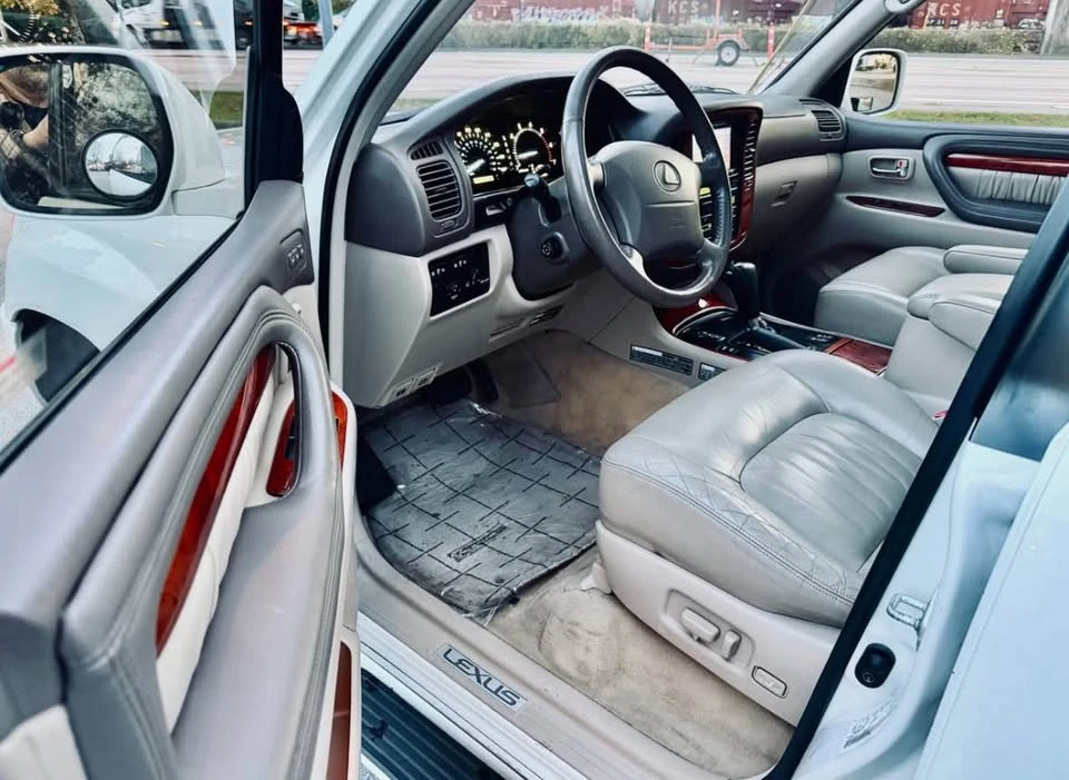 1999 Lexus LX 2nd Gen - Image 9 of 18