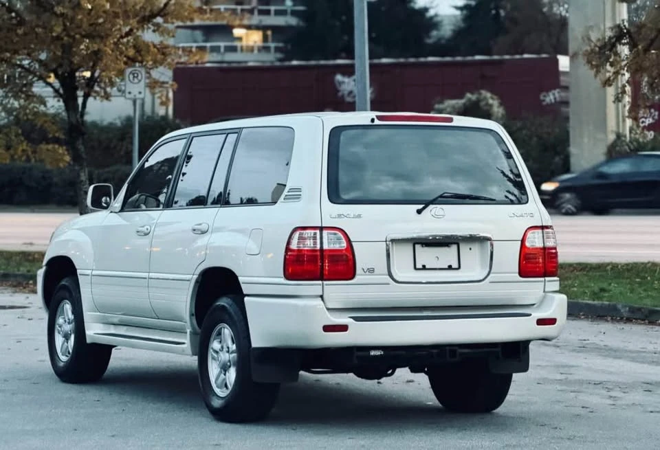 1999 Lexus LX 2nd Gen - Image 16 of 18
