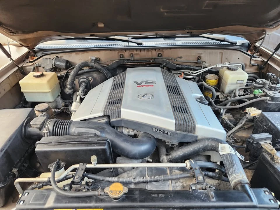 1999 Lexus LX 2nd Gen - Image 11 of 12