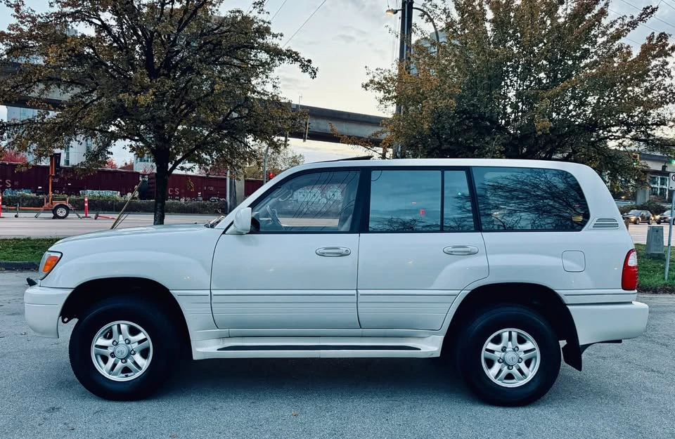 1999 Lexus LX 2nd Gen - Image 19 of 19