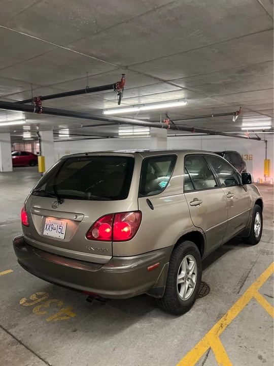 1999 Lexus RX 1st Gen - Image 3 of 11