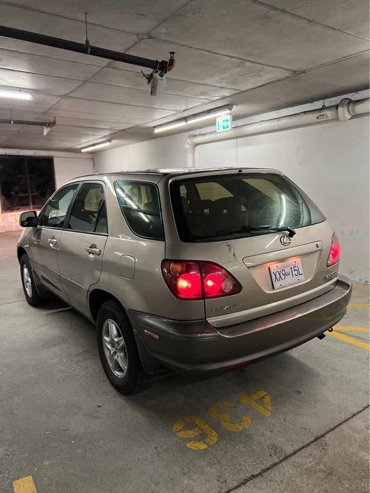 1999 Lexus RX 1st Gen - Image 4 of 11