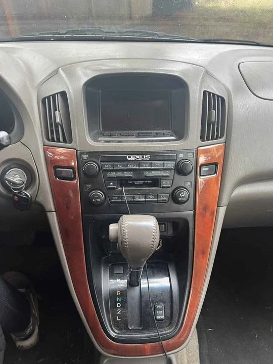 1999 Lexus RX 1st Gen - Image 3 of 7