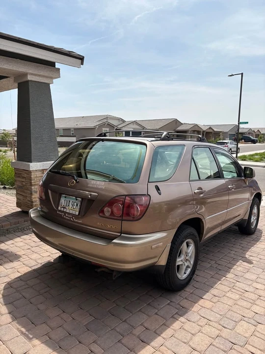 1999 Lexus RX 1st Gen - Image 3 of 12