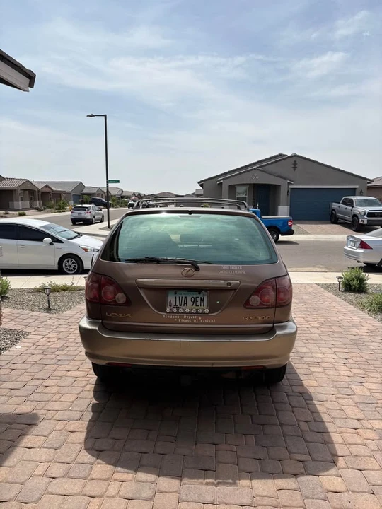 1999 Lexus RX 1st Gen - Image 4 of 12