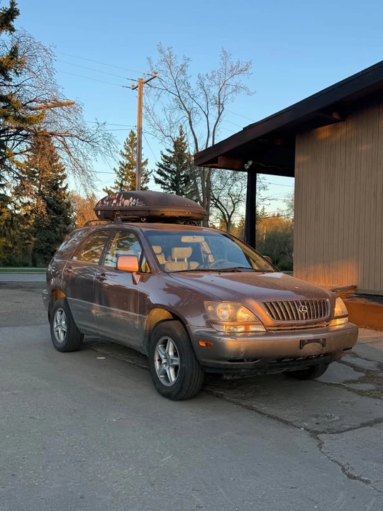 1999 Lexus RX 1st Gen - Image 2 of 10