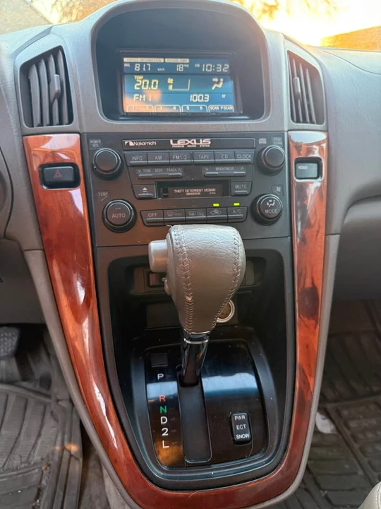 1999 Lexus RX 1st Gen - Image 8 of 10