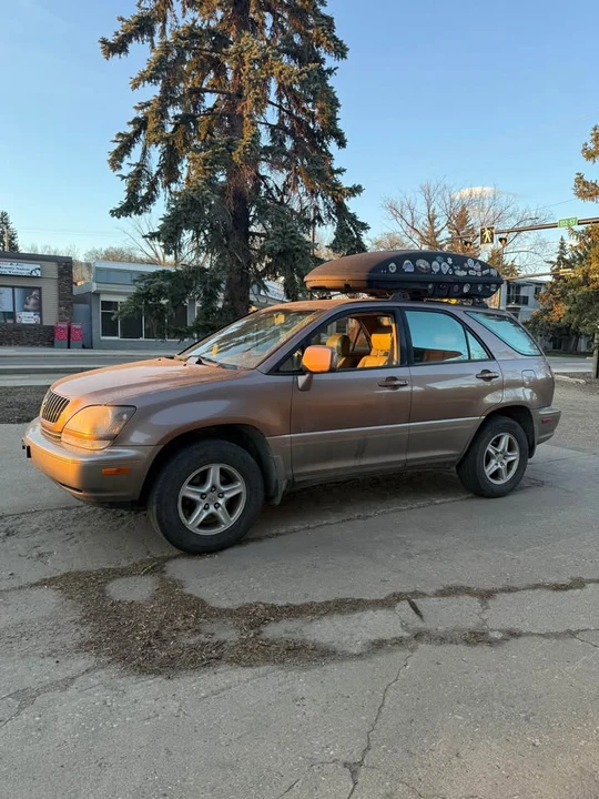 1999 Lexus RX 1st Gen - Image 3 of 10