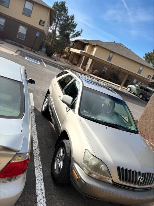 1999 Lexus RX 1st Gen - Image 9 of 11