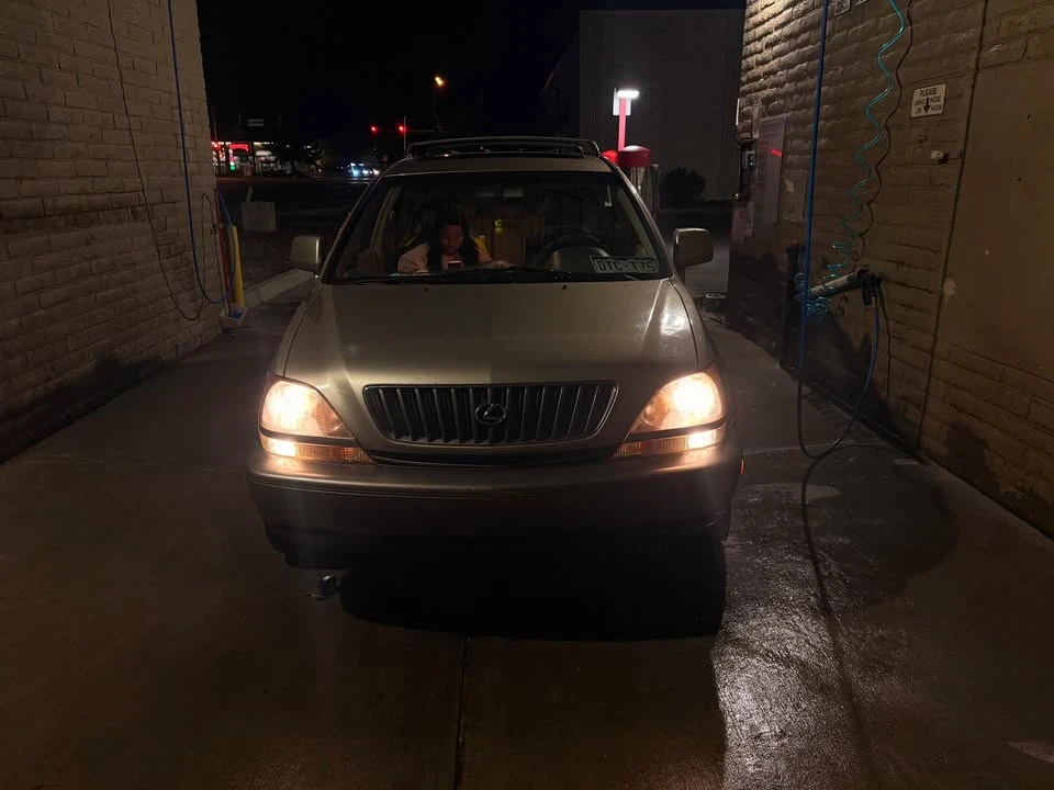 1999 Lexus RX 1st Gen - Image 3 of 11