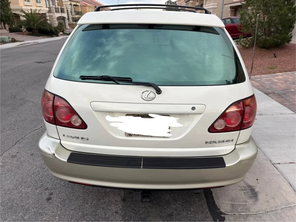 1999 Lexus RX 1st Gen - Image 3 of 10