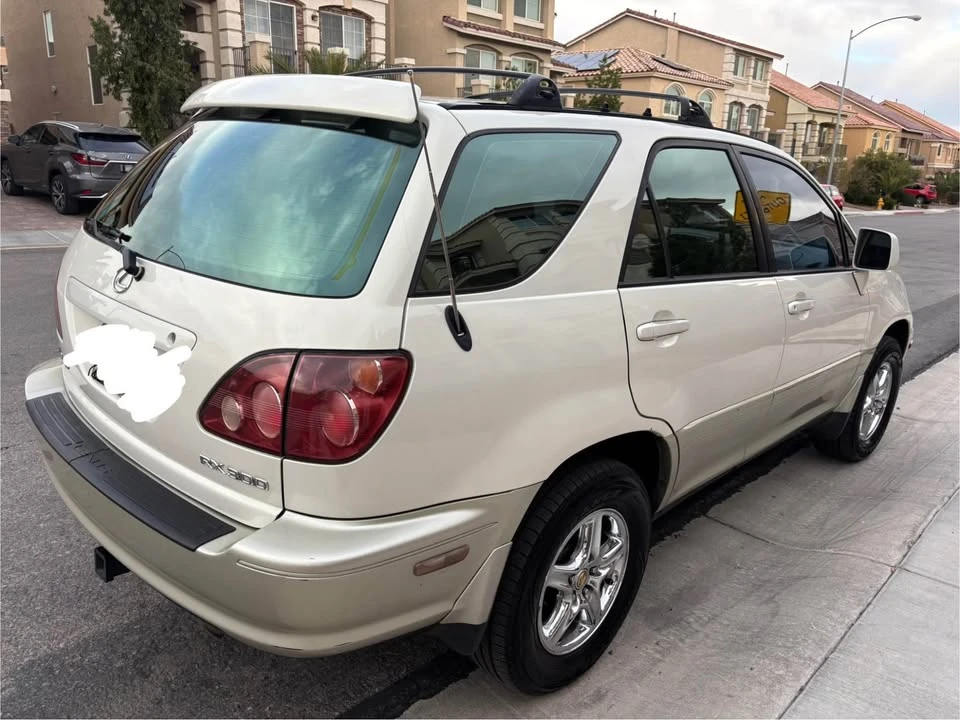 1999 Lexus RX 1st Gen - Image 2 of 10