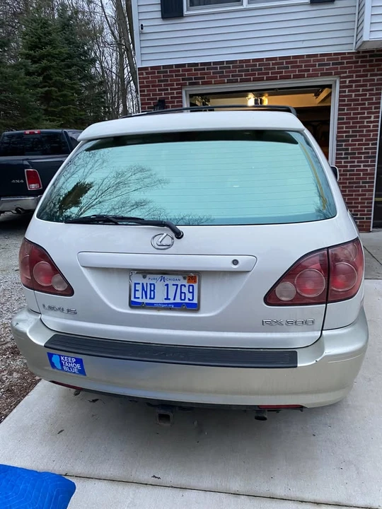 1999 Lexus RX 1st Gen - Image 6 of 11
