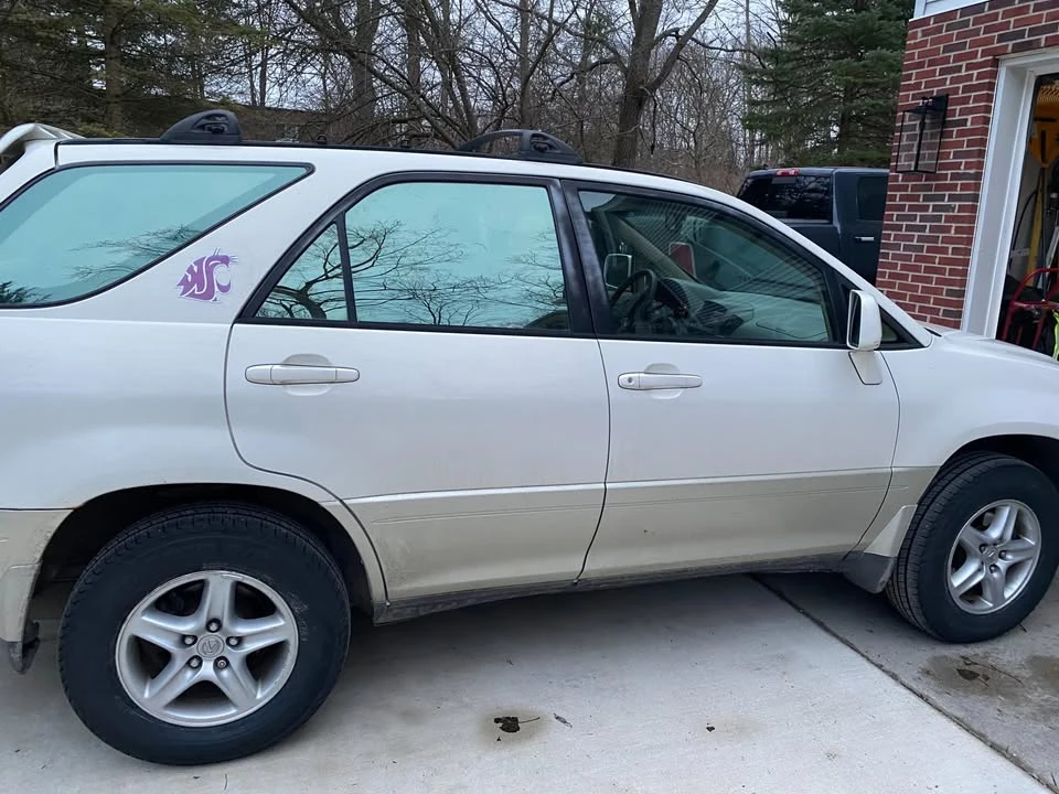 1999 Lexus RX 1st Gen - Image 2 of 11