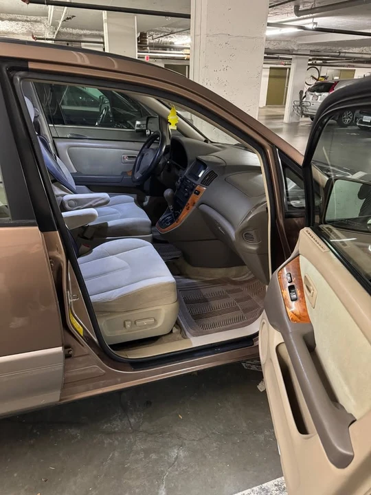 1999 Lexus RX 1st Gen - Image 8 of 13