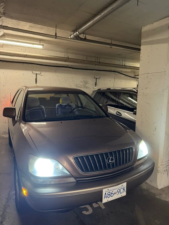 1999 Lexus RX 1st Gen - Image 3 of 13