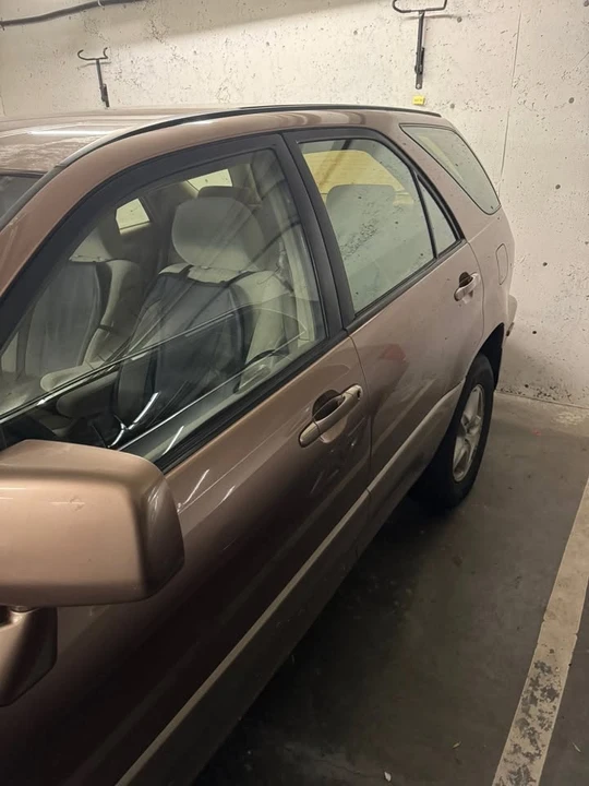 1999 Lexus RX 1st Gen - Image 5 of 13