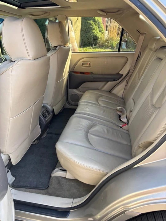 1999 Lexus RX 1st Gen - Image 6 of 8