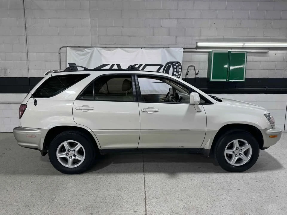 1999 Lexus RX 1st Gen - Image 3 of 16