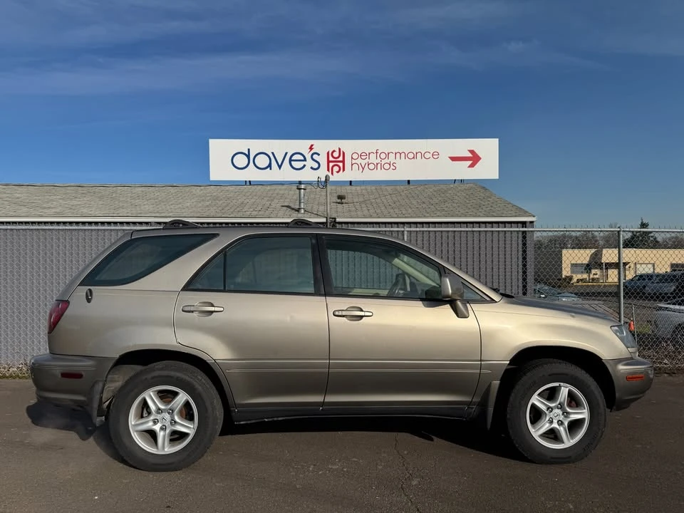 1999 Lexus RX 1st Gen - Image 11 of 19