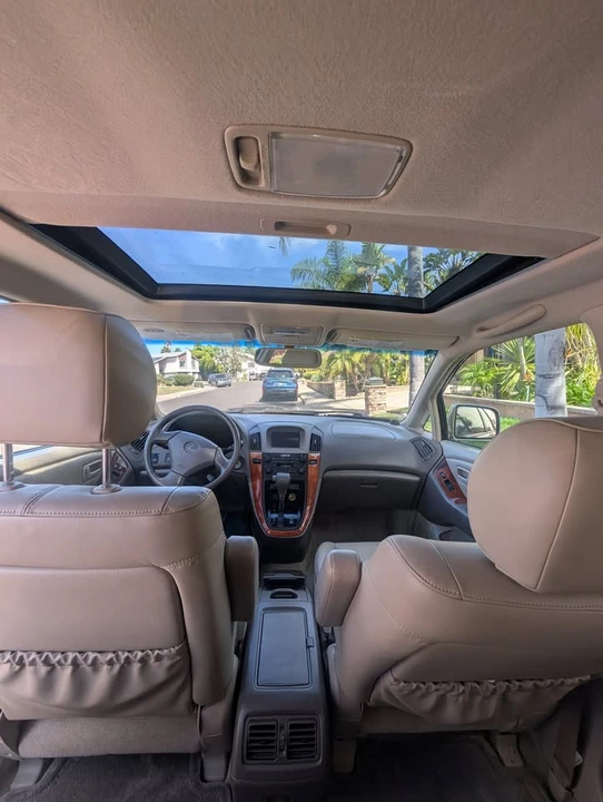 1999 Lexus RX 1st Gen - Image 11 of 12
