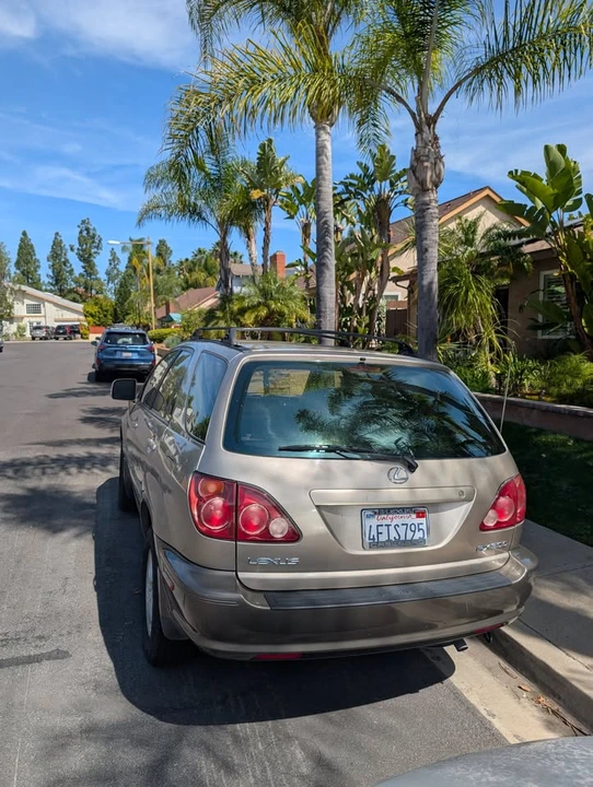 1999 Lexus RX 1st Gen - Image 3 of 12