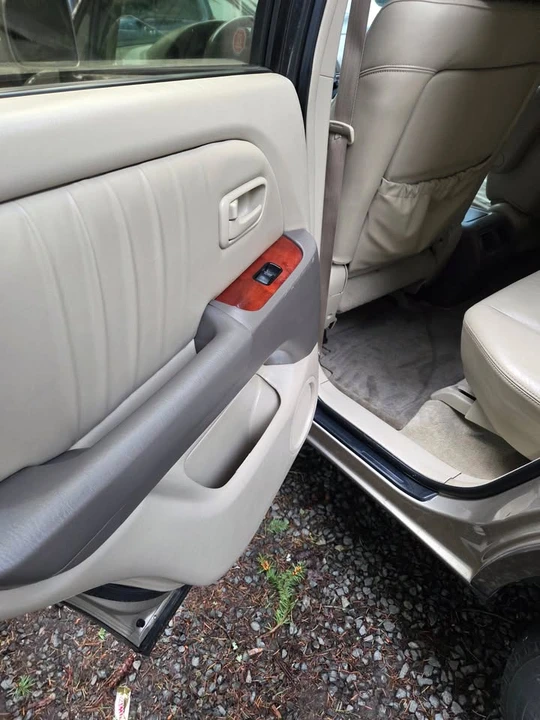 1999 Lexus RX 1st Gen - Image 9 of 12