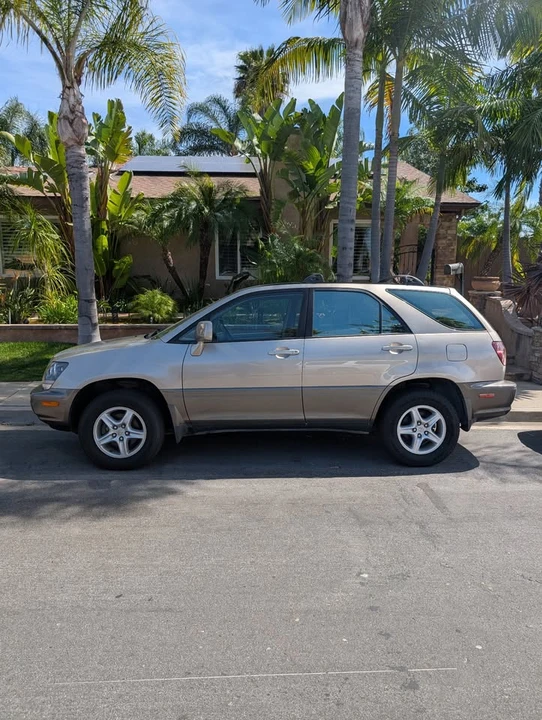1999 Lexus RX 1st Gen - Image 2 of 12