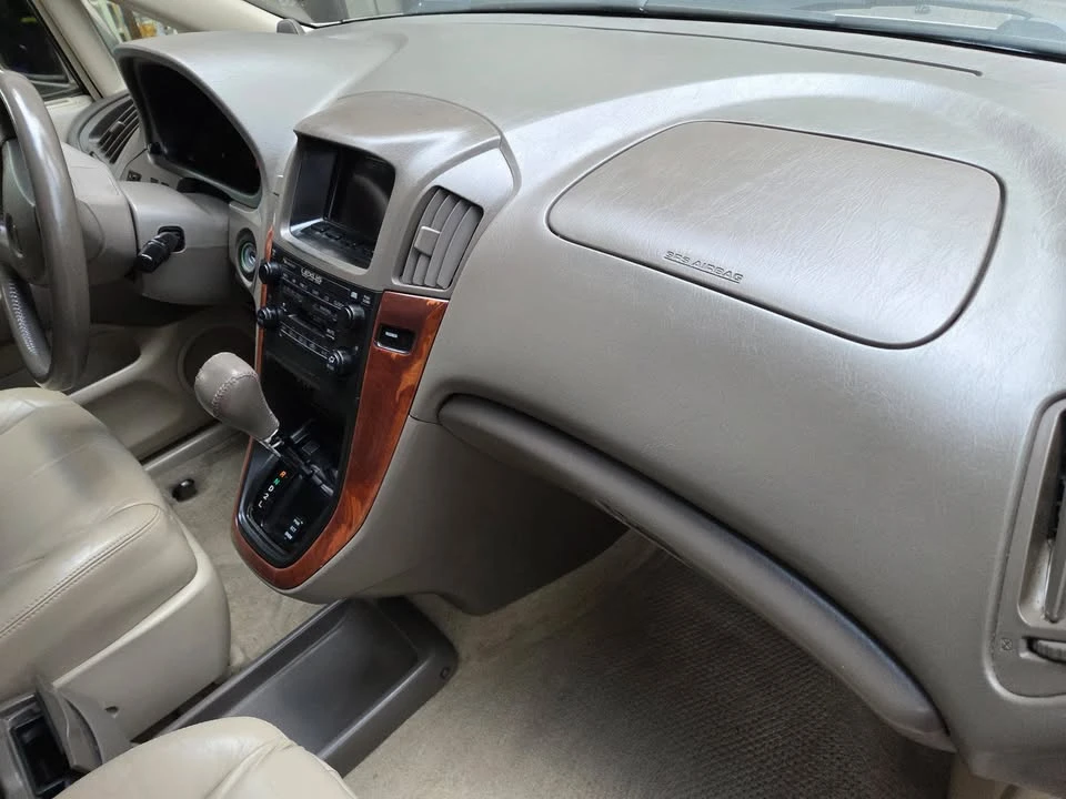 1999 Lexus RX 1st Gen - Image 8 of 12