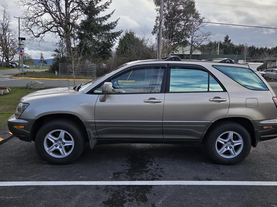 1999 Lexus RX 1st Gen - Image 11 of 12