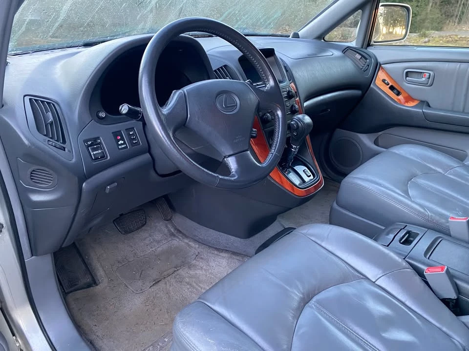 1999 Lexus RX 1st Gen - Image 5 of 12