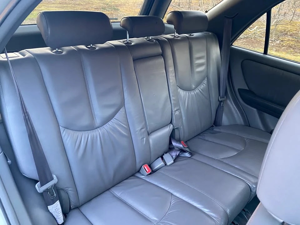 1999 Lexus RX 1st Gen - Image 11 of 12