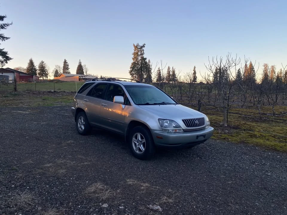 1999 Lexus RX 1st Gen - Image 4 of 12