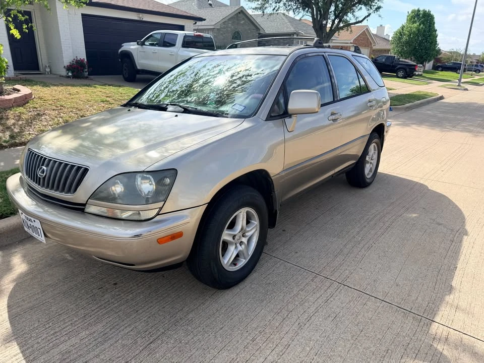 1999 Lexus RX 1st Gen - Image 3 of 6