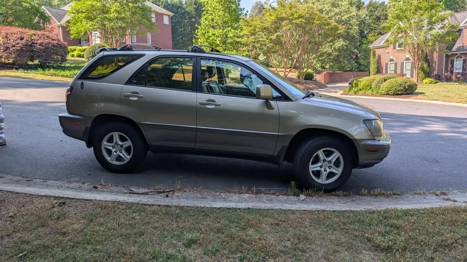 1999 Lexus RX 1st Gen - Image 4 of 9