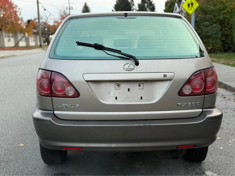 1999 Lexus RX 1st Gen - Image 9 of 16