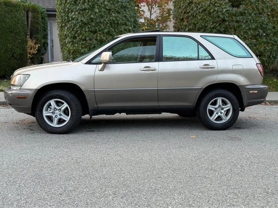1999 Lexus RX 1st Gen - Image 10 of 16
