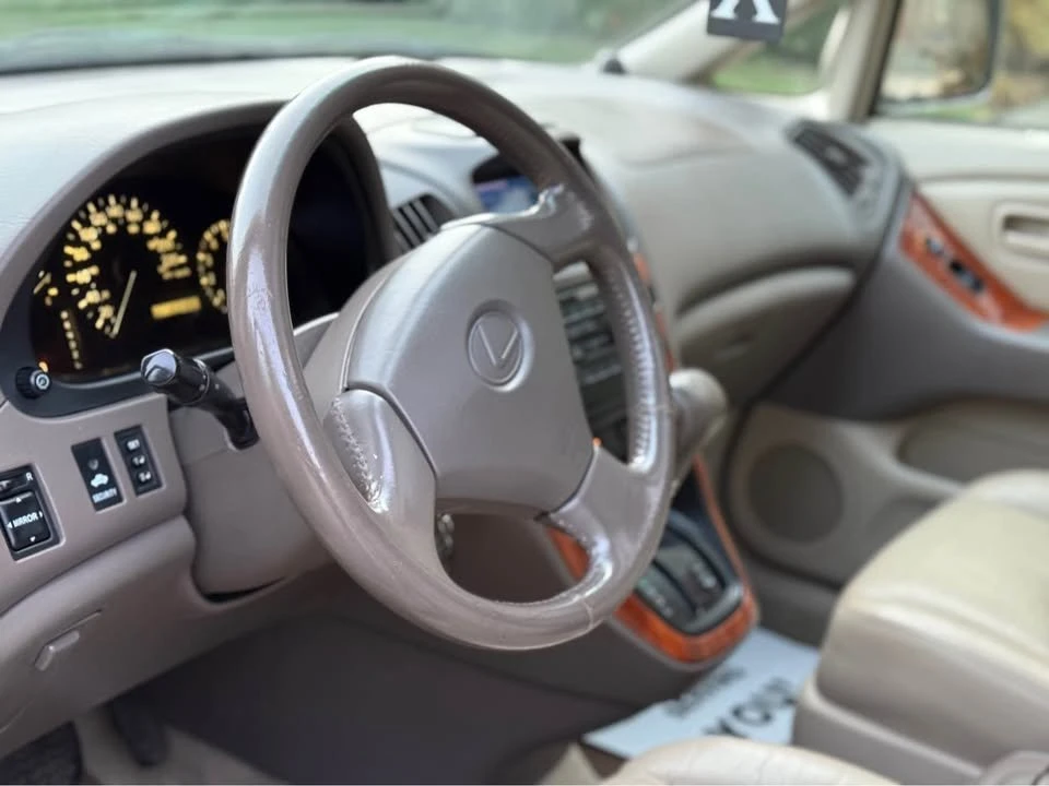 1999 Lexus RX 1st Gen - Image 12 of 16