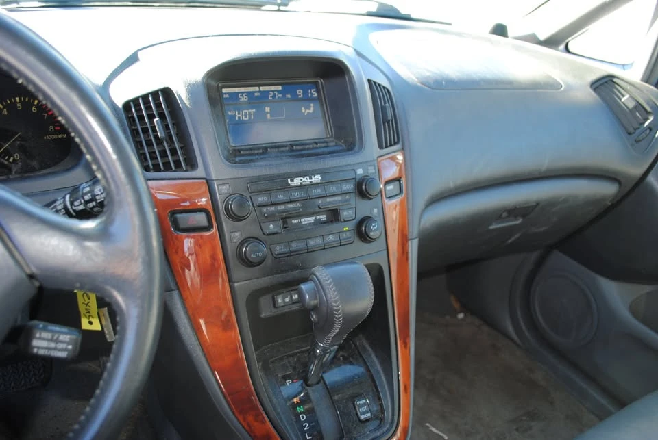 1999 Lexus RX 1st Gen - Image 11 of 14