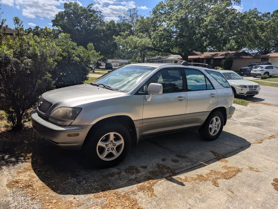 1999 Lexus RX 1st Gen - Image 3 of 9