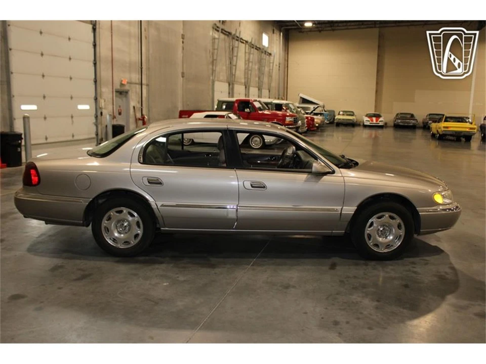 1999 Lincoln Continental 9th Gen - Image 6 of 31