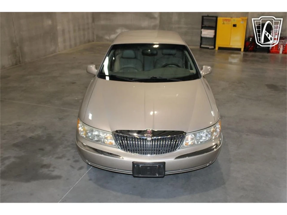 1999 Lincoln Continental 9th Gen - Image 16 of 31