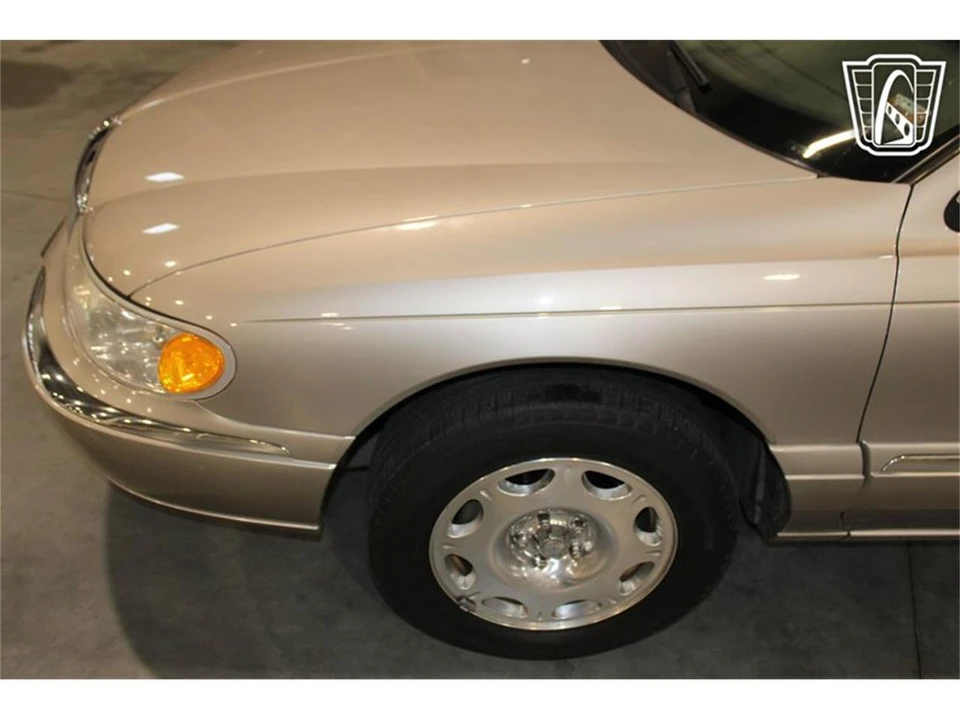 1999 Lincoln Continental 9th Gen - Image 26 of 31