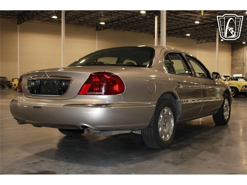 1999 Lincoln Continental 9th Gen - Image 21 of 31