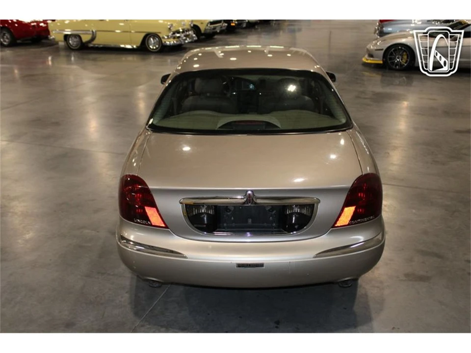 1999 Lincoln Continental 9th Gen - Image 12 of 31