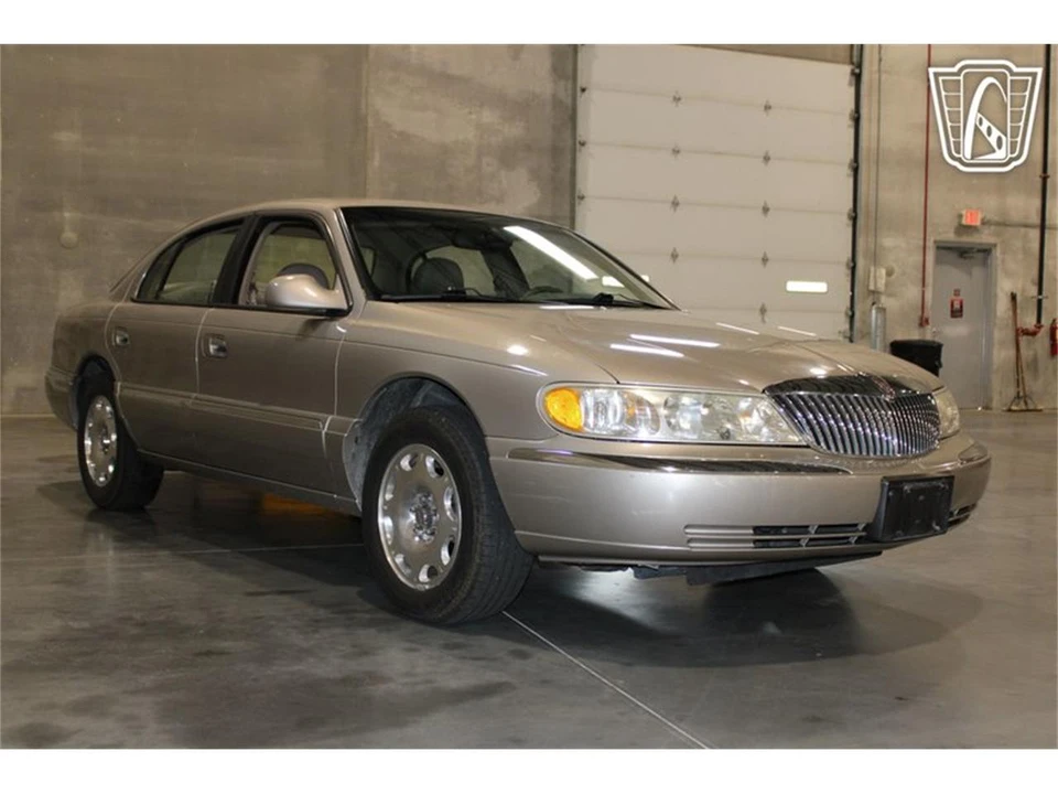 1999 Lincoln Continental 9th Gen - Image 23 of 31